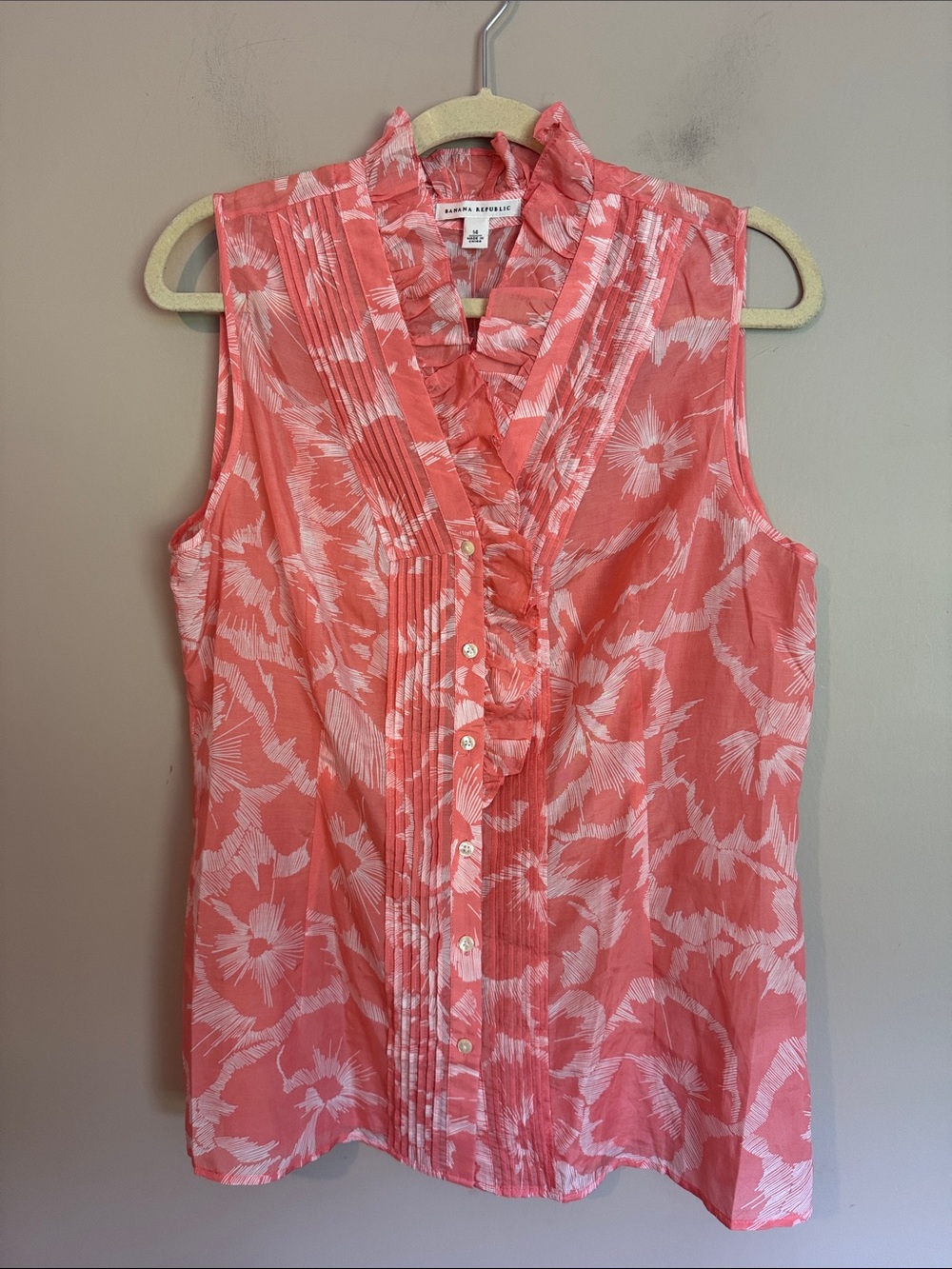 NWT- Banana Republic silk blend floral tank top, peach, size 14